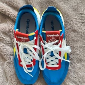 Kids sneakers like new